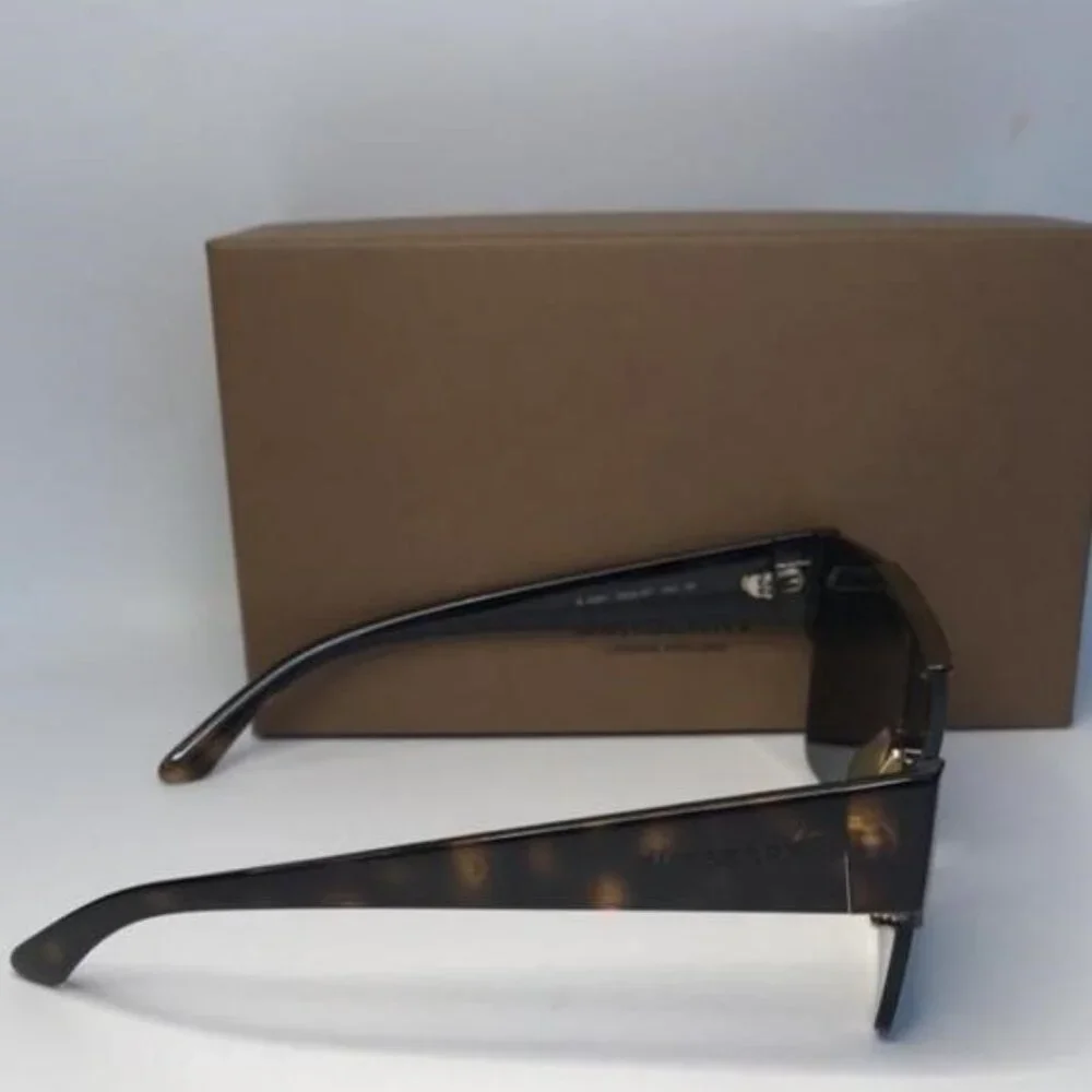 💯- Authentic New BurberryBE4291 - 300287 Oversize Sunglasses - Picture 6 of 12